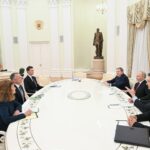 As negociações de paz na Ucrânia paralisam enquanto a Rússia desencadeia enormes ondas de ataques