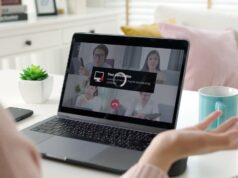 As pessoas julgam negativamente outras que falham nas videochamadas, de acordo com estudo As pessoas julgam negativamente outras que falham nas videochamadas, de acordo com estudo