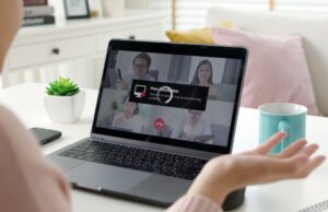 As pessoas julgam negativamente outras que falham nas videochamadas, de acordo com estudo As pessoas julgam negativamente outras que falham nas videochamadas, de acordo com estudo