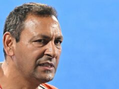 As reclamações dos jogadores sobre o estilo de treinador ‘desatualizado e ditatorial’ levaram à renúncia de Harendra As reclamações dos jogadores sobre o estilo de treinador 'desatualizado e ditatorial' levaram à renúncia de Harendra