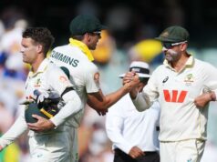 Ashes 2025-26, 3º teste: Austrália a quatro postigos da glória enquanto a Inglaterra ‘olha para o cano’ lightbox-info