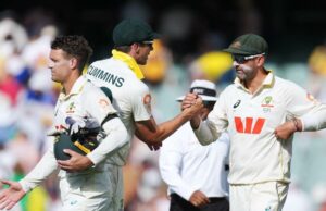 Ashes 2025-26, 3º teste: Austrália a quatro postigos da glória enquanto a Inglaterra ‘olha para o cano’ lightbox-info