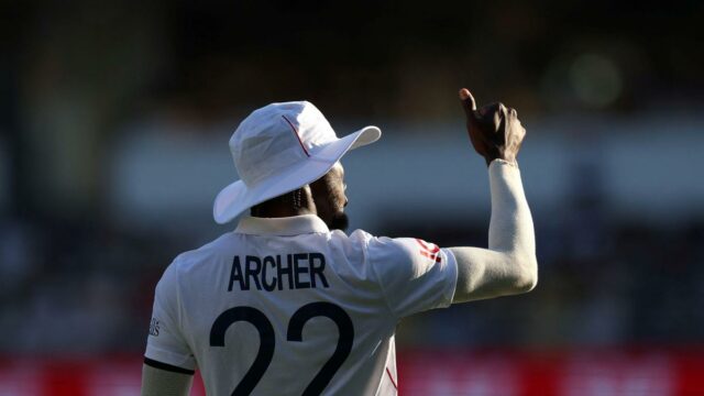Ashes 2025-26: Archer da Inglaterra leva travesseiro para o segundo Ashes 2025-26: Archer da Inglaterra leva travesseiro para o segundo teste com ‘aparência chocante’