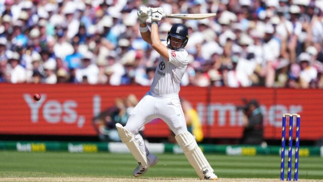 Ashes 2025-26: Bethell não ficou nervoso ao olhar para a multidão de Melbourne depois de jogar IPL 'onde parece que 160.000 estão assistindo'
