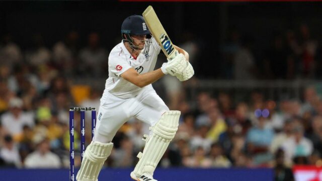 Ashes 2025-26: Joe Root pontua o primeiro século de teste na Austrália
