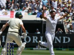 Ashes 2025-26: O criador de história Tongue incentiva os jogadores de boliche da Inglaterra a replicar a exibição impressionante do dia de abertura Ashes 2025-26: O criador de história Tongue incentiva os jogadores de boliche da Inglaterra a replicar a exibição impressionante do dia de abertura