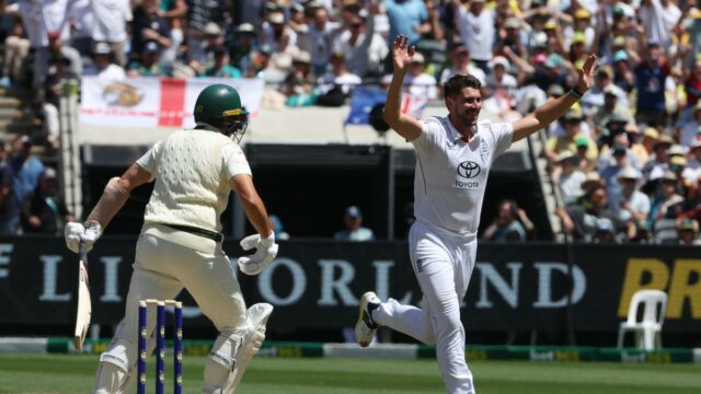 Ashes 2025-26: O criador de história Tongue incentiva os jogadores Ashes 2025-26: O criador de história Tongue incentiva os jogadores de boliche da Inglaterra a replicar a exibição impressionante do dia de abertura