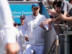 Ashes 2025-26: Root elogia a bravura da Inglaterra e o apoio dos fãs após a vitória em Melbourne lightbox-info