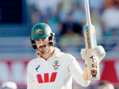 Ashes: Mitchell Starc atormenta a Inglaterra com taco e bola no terceiro dia Ashes: Mitchell Starc atormenta a Inglaterra com taco e bola no terceiro dia