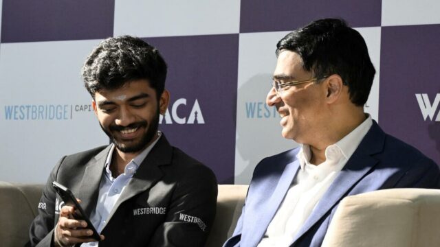 Assista: A multidão de Mumbai explode quando Viswanathan Anand vence Assista: A multidão de Mumbai explode quando Viswanathan Anand vence Gukesh na Global Chess League