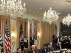 Assista ao vivo: Donald Trump realiza mesa redonda sobre ajuda aos agricultores americanos Assista ao vivo: Donald Trump realiza mesa redonda sobre ajuda aos agricultores americanos