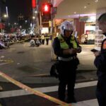 A polícia de Taiwan isolou o local após um ataque com faca em Taipei.