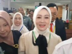 Atalia nega que haja outra mulher por trás do processo de divórcio com Ridwan Kamil Atalia nega que haja outra mulher por trás do processo de divórcio com Ridwan Kamil