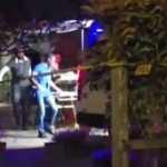 Um ataque com faca perto da capital do Suriname, Paramaribo, matou pelo menos nove pessoas, incluindo cinco crianças, disse a polícia no domingo. O ataque ocorreu em Richelieu, no distrito de Commewijne, cerca de 25 quilômetros a leste de Paramaribo.