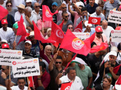 Ativistas criticam o estado da democracia na Tunísia, 15 anos após a Primavera Árabe Ativistas criticam o estado da democracia na Tunísia, 15 anos após a Primavera Árabe