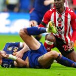 Atualização sobre lesões de Dan Burn - O zagueiro do Newcastle pode ficar afastado por até seis semanas devido a lesões nas costelas e nos pulmões