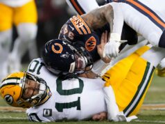 Austin Booker punido duas vezes por ataques a Jordan Love no jogo Bears-Packers Austin Booker, Jordan Love, Bears