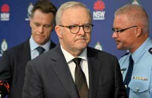 Austrália toma medidas para endurecer as leis sobre armas depois que tiroteio em massa em Hanukkah deixa 15 mortos em Bondi Beach Austrália toma medidas para endurecer as leis sobre armas depois que tiroteio em massa em Hanukkah deixa 15 mortos em Bondi Beach