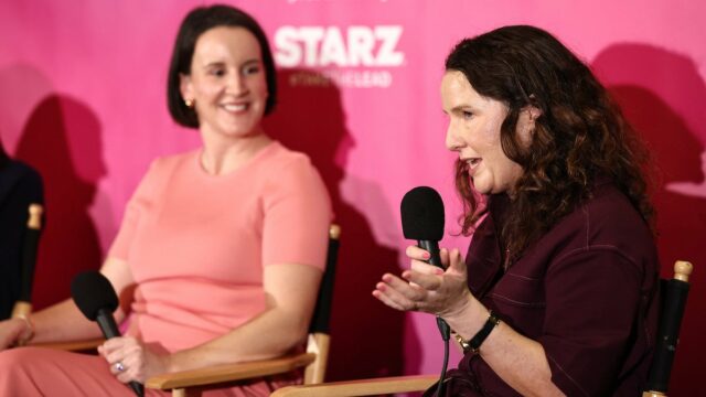 Yahlin Chang no Power Women Summit 2025 do TheWrap (Crédito da foto: Eric Hernandez)