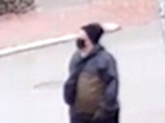 Autoridades IDENTIFICAM pessoa de interesse na caça ao assassino da Universidade Brown Todas as imagens divulgadas por investigadores federais de uma “pessoa de interesse” em conexão com o tiroteio mostraram seu rosto mascarado ou obscurecido