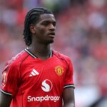 Ayden Heaven vence um duelo defensivo contra o Newcastle