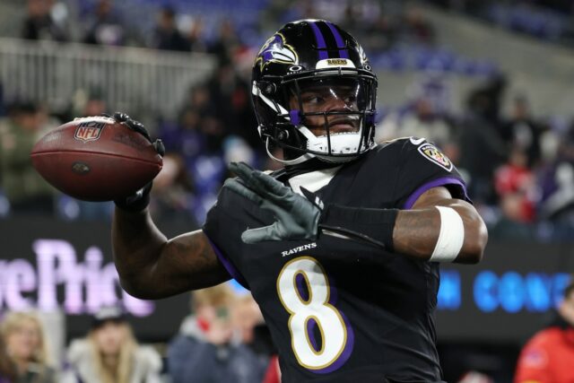 Baltimore Ravens atualiza Lamar Jackson após lesão na derrota do Patriots
