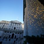 Banco da Inglaterra cortará taxas em 18 de dezembro para 3,75% e novamente no primeiro trimestre de 2026, diz pesquisa da Reuters