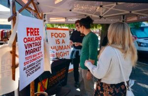 Banco de alimentos do condado de Alameda faz parceria com loja vintage para oferecer sacolas gratuitas com doações Banco de alimentos do condado de Alameda faz parceria com loja vintage para oferecer sacolas gratuitas com doações