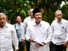 Bandeira branca viral hasteada em Aceh, Ministro dos Assuntos Sociais: Este é um trabalho árduo Bandeira branca viral hasteada em Aceh, Ministro dos Assuntos Sociais: Este é um trabalho árduo