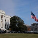 Bandeiras dos EUA ordenadas para voar com metade do pessoal em 6 estados neste fim de semana