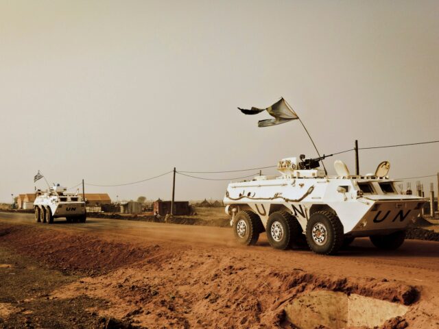 Bangladesh diz que seis soldados da paz foram mortos em ataque à base da ONU em Abyei
