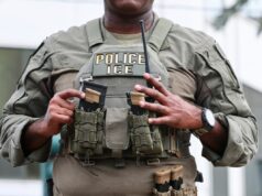 Bar oferece cerveja grátis para pessoas que denunciam migrantes ao ICE Bar oferece cerveja grátis para pessoas que denunciam migrantes ao ICE