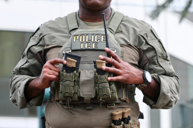 Bar oferece cerveja grátis para pessoas que denunciam migrantes ao Bar oferece cerveja grátis para pessoas que denunciam migrantes ao ICE