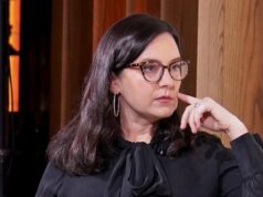 Bari Weiss defende a decisão dos ’60 minutos’ em memorando da equipe: ‘Isso pode parecer radical’, mas ‘nenhuma quantidade de indignação’ irá ‘nos descarrilar’ Bari Weiss defende a decisão dos '60 minutos' em memorando da equipe: 'Isso pode parecer radical', mas 'nenhuma quantidade de indignação' irá 'nos descarrilar'