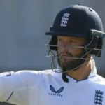 Ben Duckett, que estreou na Inglaterra, atinge o marco de 3.000 testes