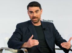 Ben Shapiro vira terra arrasada no MAGA por causa de Candace Owens, Tucker e Fuentes na conferência TPUSA Ben Shapiro criticou seus colegas podcasters do MAGA por não condenarem as teorias da conspiração de Candace Owens (REUTERS)