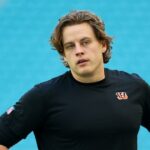 Joe Burrow presenteou seus atacantes com espadas Katana japonesas autênticas