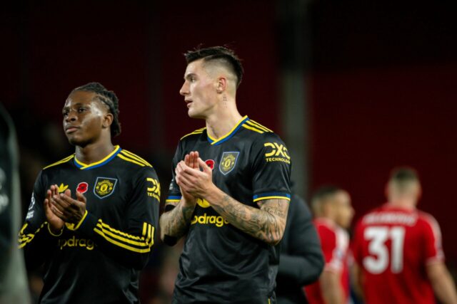 Benjamin Sesko ainda não decolou no Man Utd, mas sua Jonathan David jogando contra o Borussia Dortmund pela Juventus