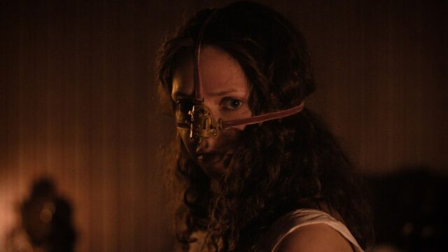 Bibbidi-Bobbidi-Sangue! Como a equipe de maquiagem de 'The Ugly Stepsister' recriou 'Cinderela' como um terror corporal
