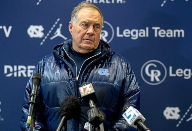 Bill Belichick, Carolina do Norte, recebe notícias brutais após derrota North Carolina head coach Bill Belichick