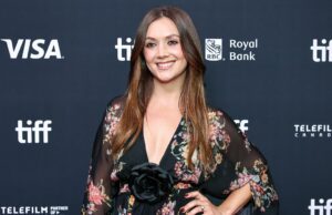 Billie Lourd se lembra de Carrie Fisher no 9º aniversário de sua morte: ‘A alegria não seria possível sem minha mãe’ vestido billie-lourd-leia