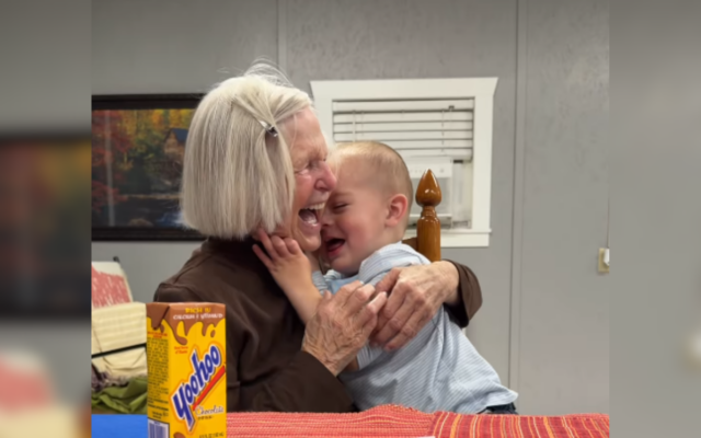 Filho de Madeline Staples e sua bisavó.