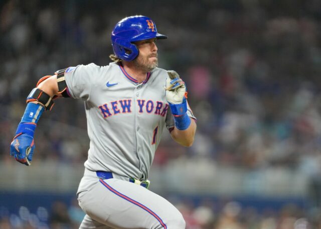 Blue Jays prevê trocar o vencedor da luva de ouro pelo veterano do Mets
