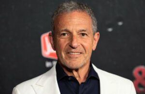 Bob Iger expressa preocupação de que um acordo Netflix-Warner Bros. daria ao streamer uma ‘alavanca de preços’ sobre o consumidor Bob Iger, Sam Altman