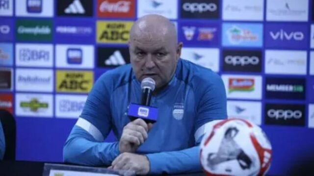 Bojan Hodak pede a Persib para esquecer Persija: O mais Bojan Hodak pede a Persib para esquecer Persija: O mais importante agora é...