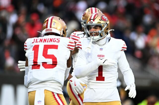 Boletim 49ers vs. Browns: Niners prosperam no ar em Cleveland Boletim 49ers vs. Browns: Niners prosperam no ar em Cleveland varrida pelo vento