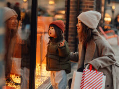 Breitbart Business Digest: Boom nas compras de fim de ano desafia pesquisas sombrias com consumidores Breitbart Business Digest: Boom nas compras de fim de ano desafia pesquisas sombrias com consumidores