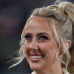 Crianças de Patrick e Brittany Mahomes caem na esteira durante o treino de férias com a mãe, mas se recuperam