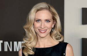 Brittany Snow aborda rumores de cirurgia plástica e o que ela realmente fez Ariana Grande e mais estrelas que se abriram sobre cirurgia plástica