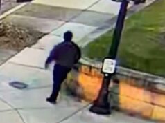 Brown University atirando em ‘pessoa de interesse’ presa após 2 mortos e 9 feridos Imagens de CCTV mostram o suspeito do tiroteio na Brown University caminhando por uma estrada perto do campus.